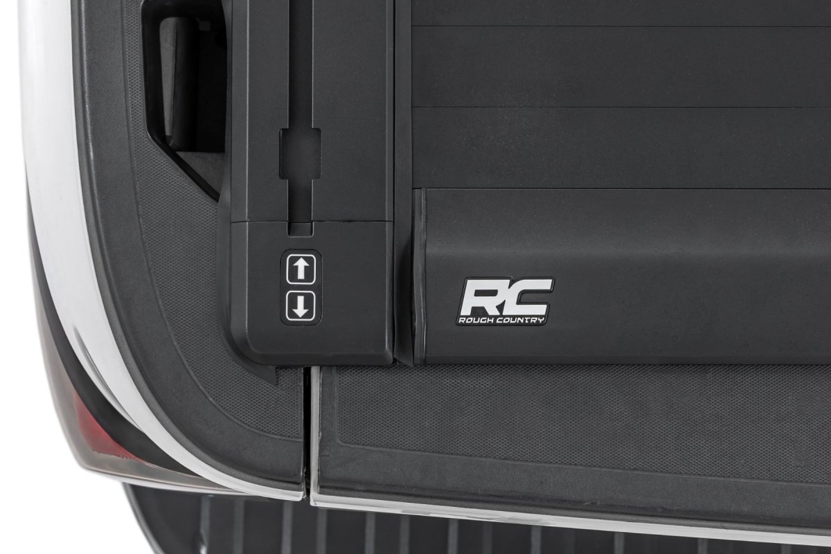 GMC Sierra 1500 Powered Retractable Bed Cover - Rough Country - Matte Black - '14-'18